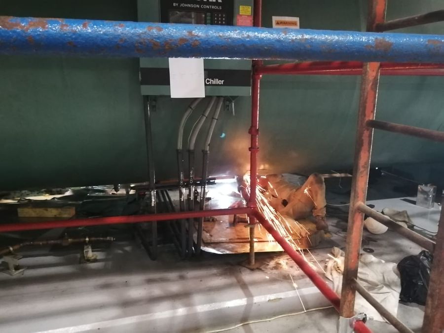Cutting the evaporator shell – Chiller No. 3
