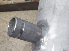 Welded branch connection on stainless steel pipe